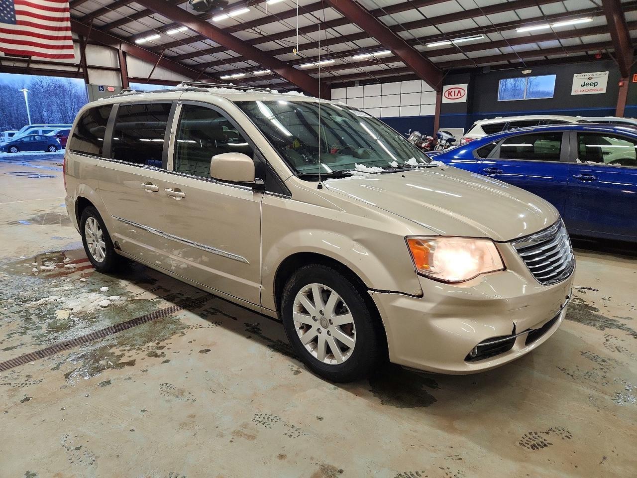 CHRYSLER TOWN & COUNTRY