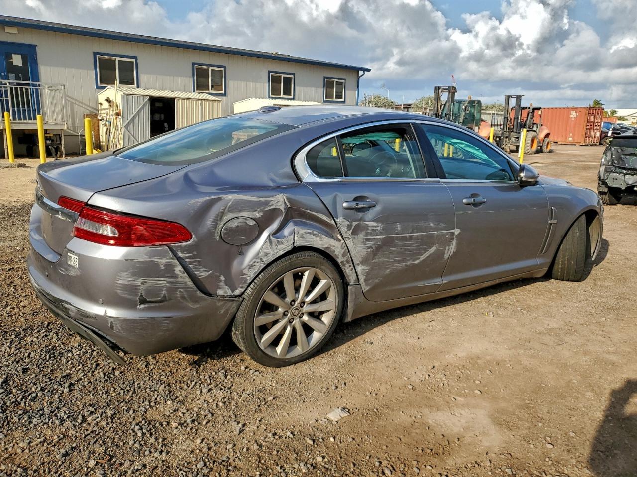 JAGUAR XF