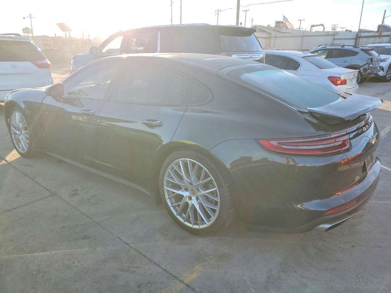 2017 PORSCHE PANAMERA — фото 2