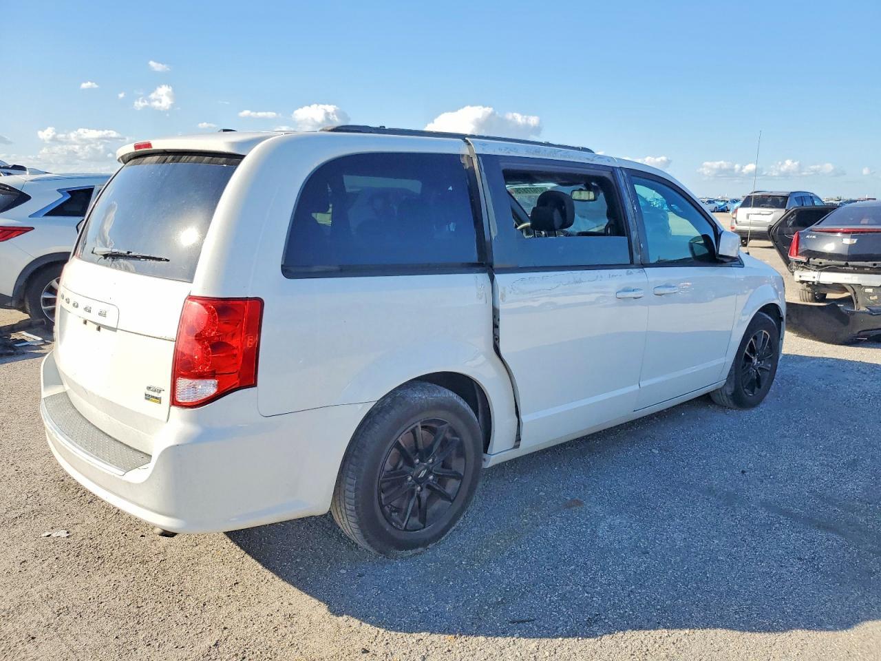 2019 DODGE GRAND CARAVAN — фото 3