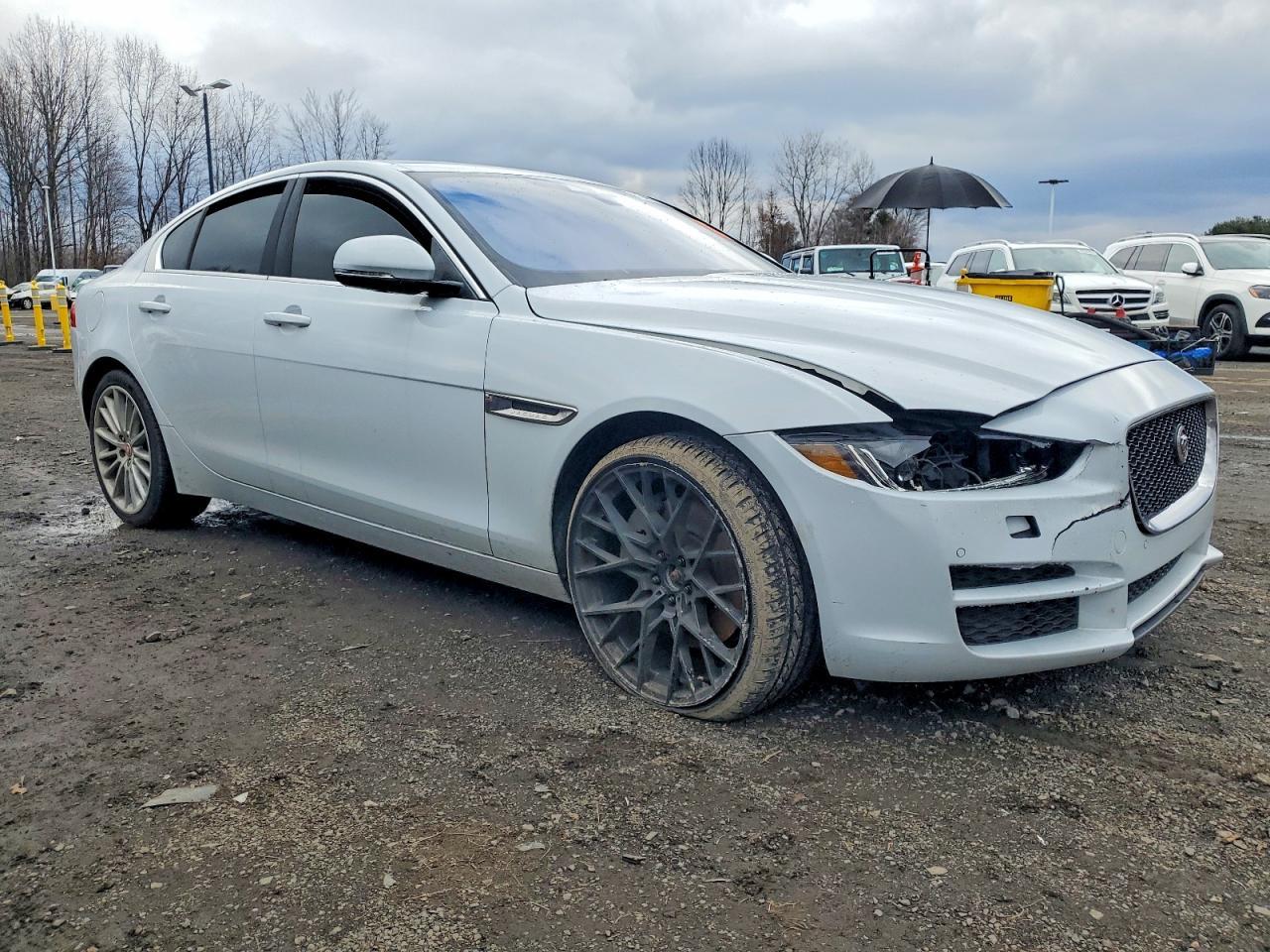 JAGUAR XE