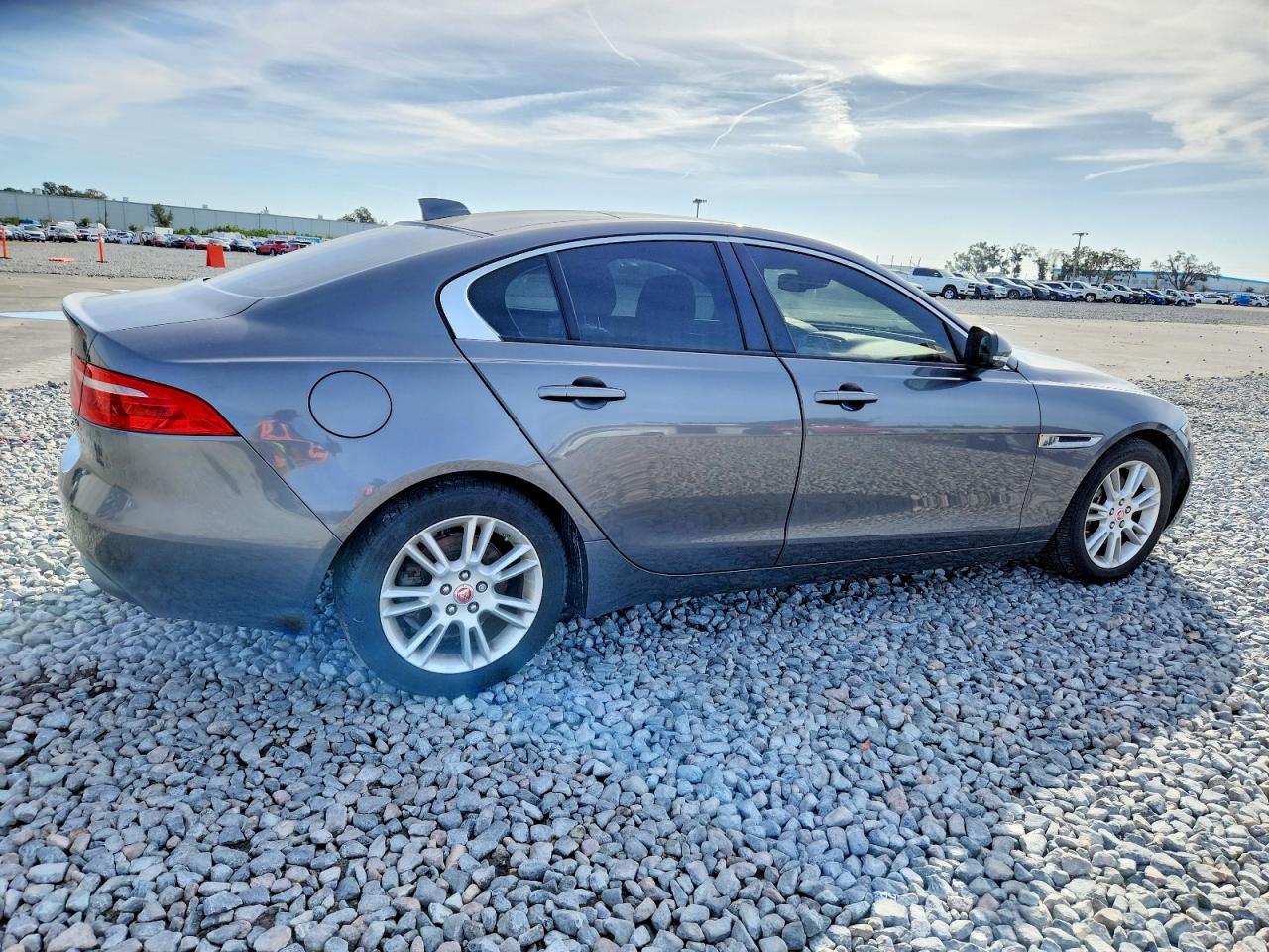 2017 JAGUAR XE — фото 3