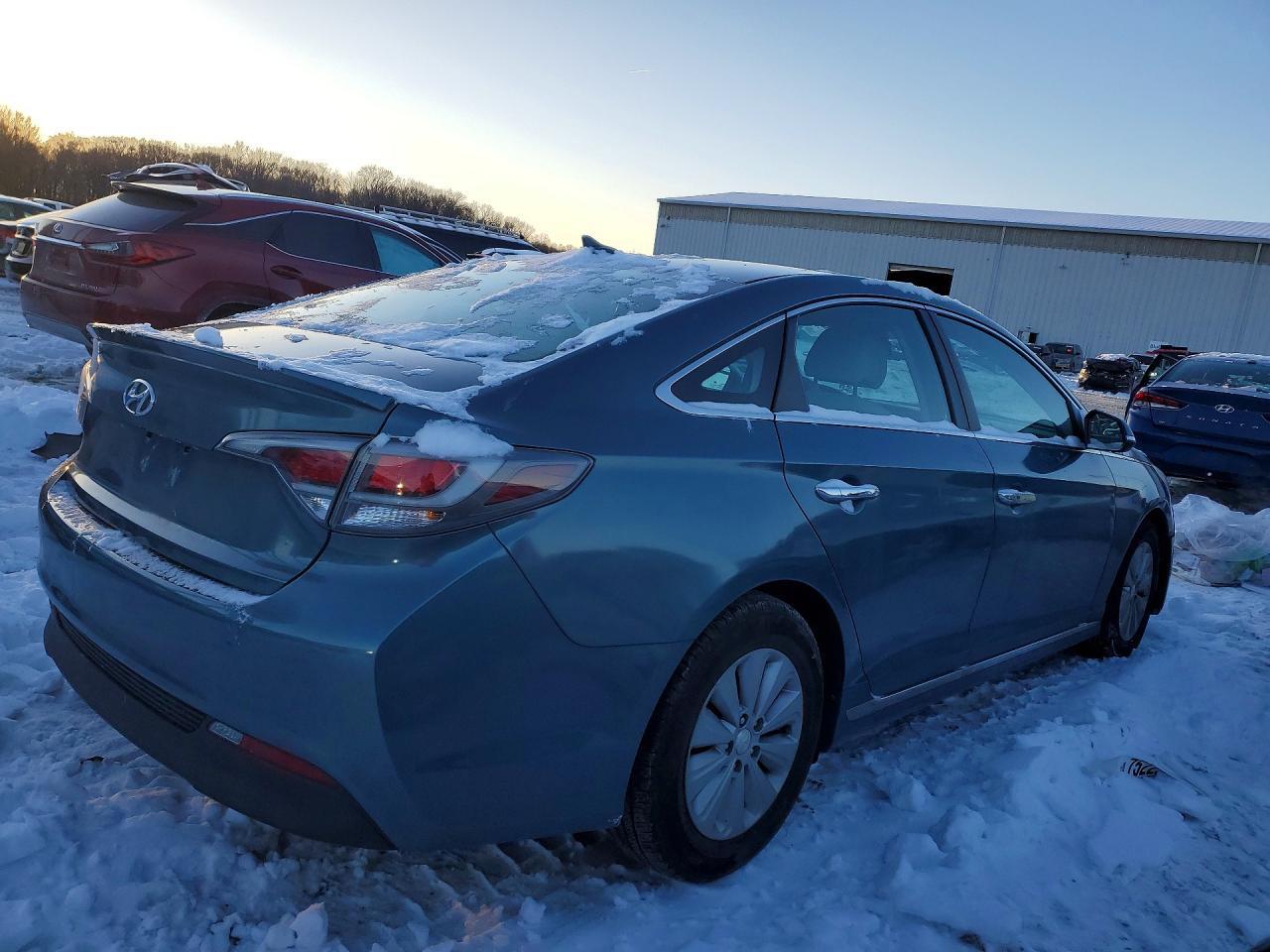 HYUNDAI SONATA HYBRID