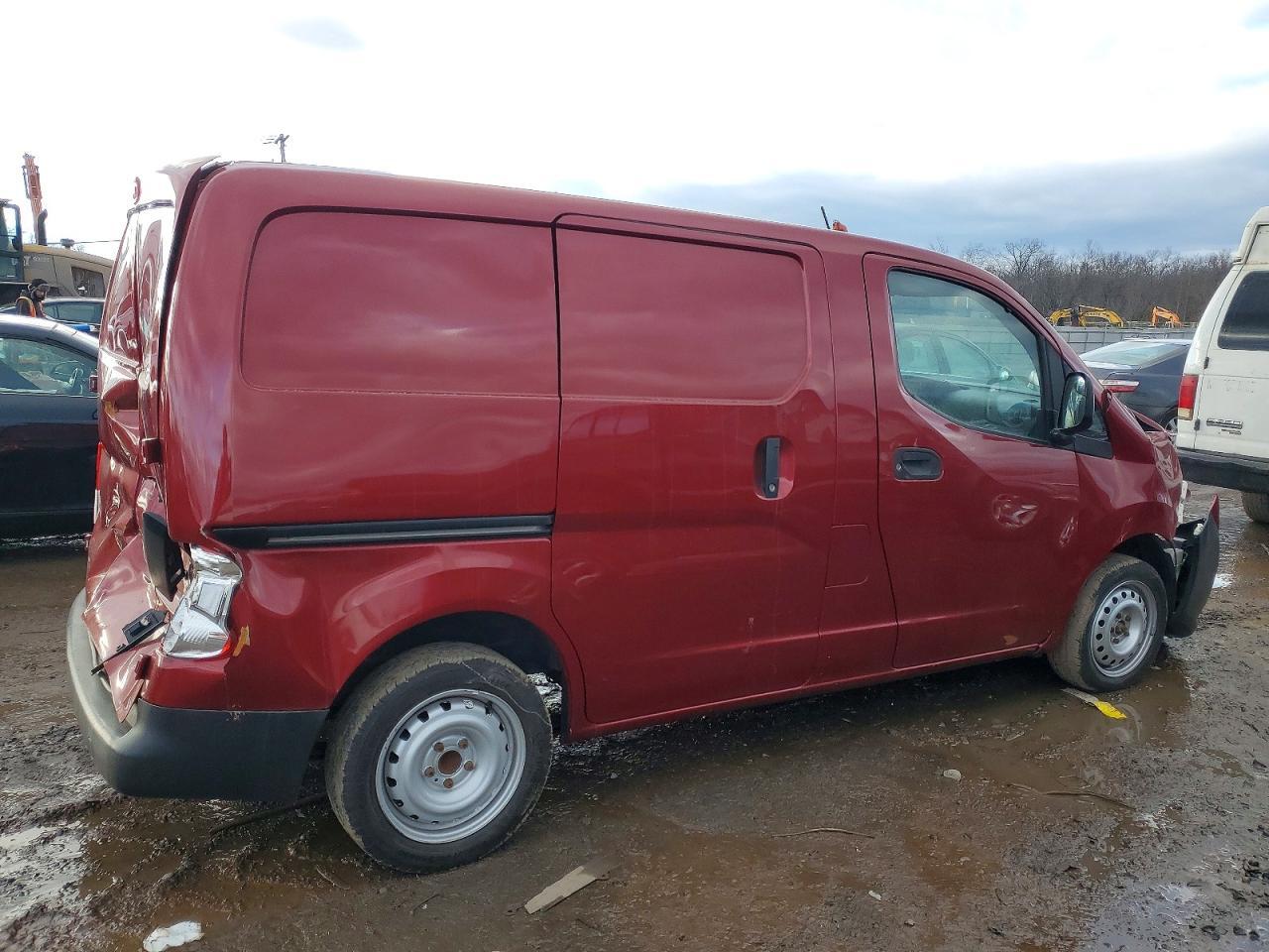 NISSAN NV200