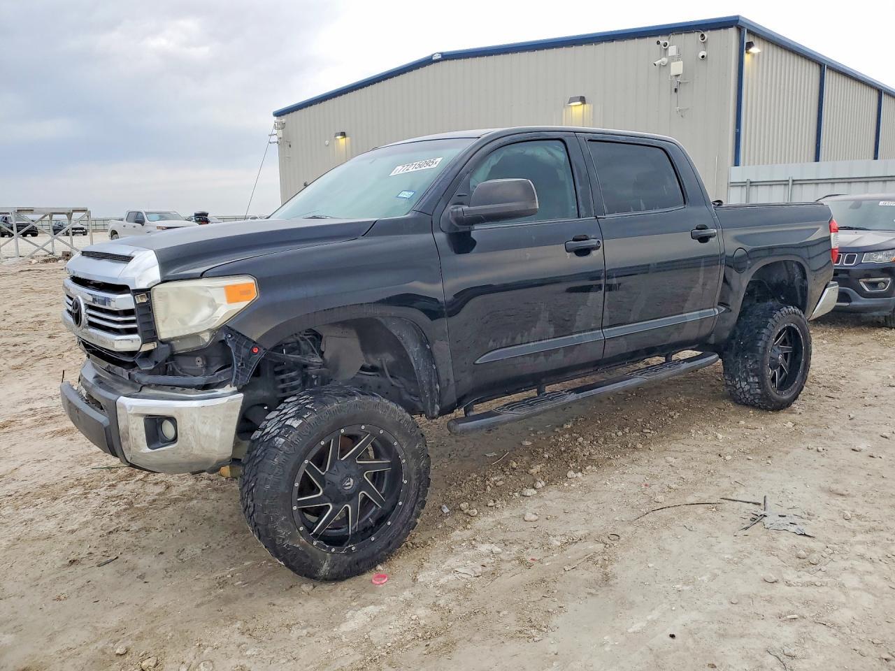 2016 TOYOTA TUNDRA — фото 1