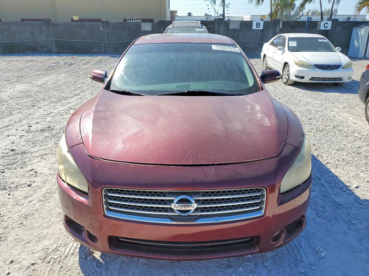 NISSAN MAXIMA
