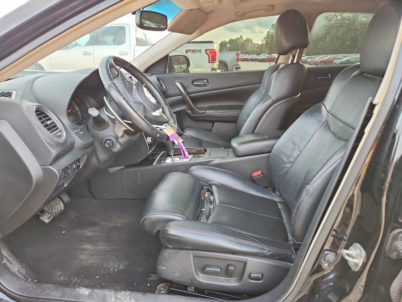 NISSAN MAXIMA