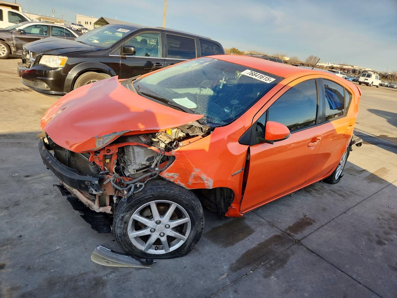2013 TOYOTA PRIUS C — фото 1