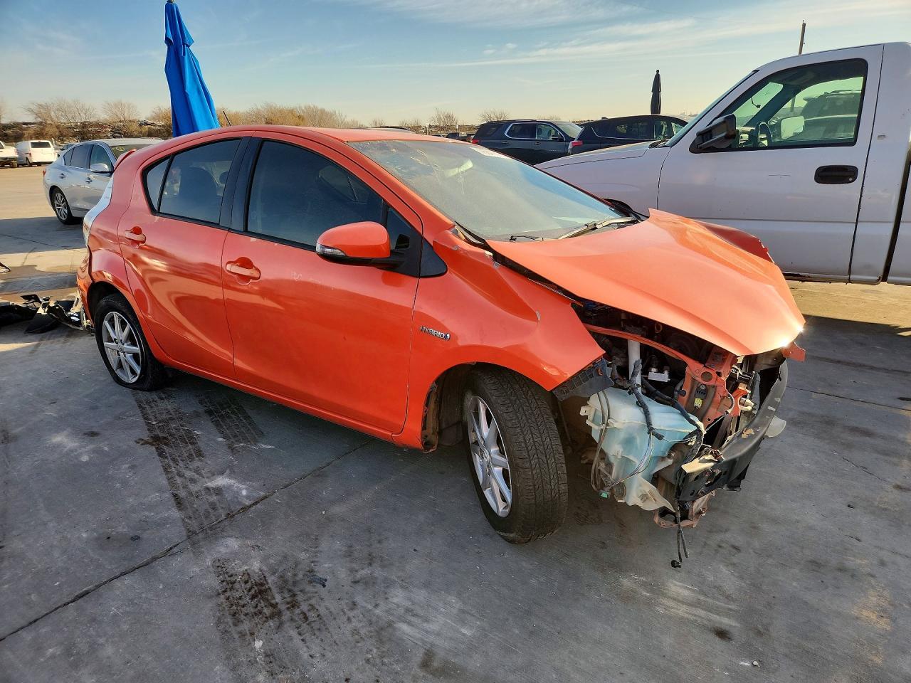 2013 TOYOTA PRIUS C — фото 4