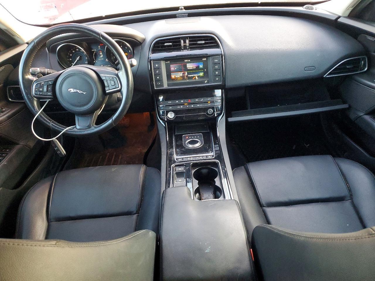 2018 JAGUAR XE — фото 8