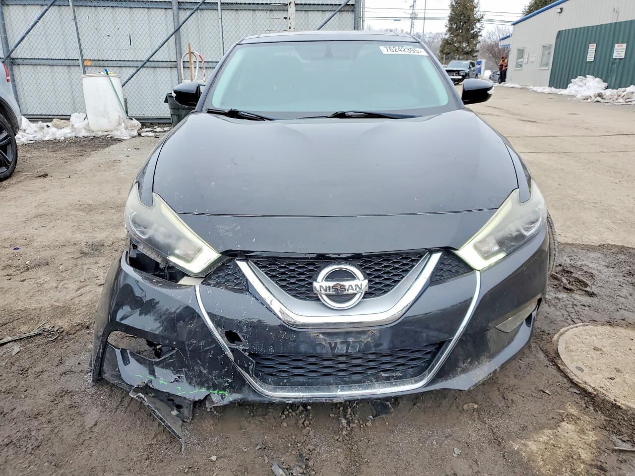 NISSAN MAXIMA