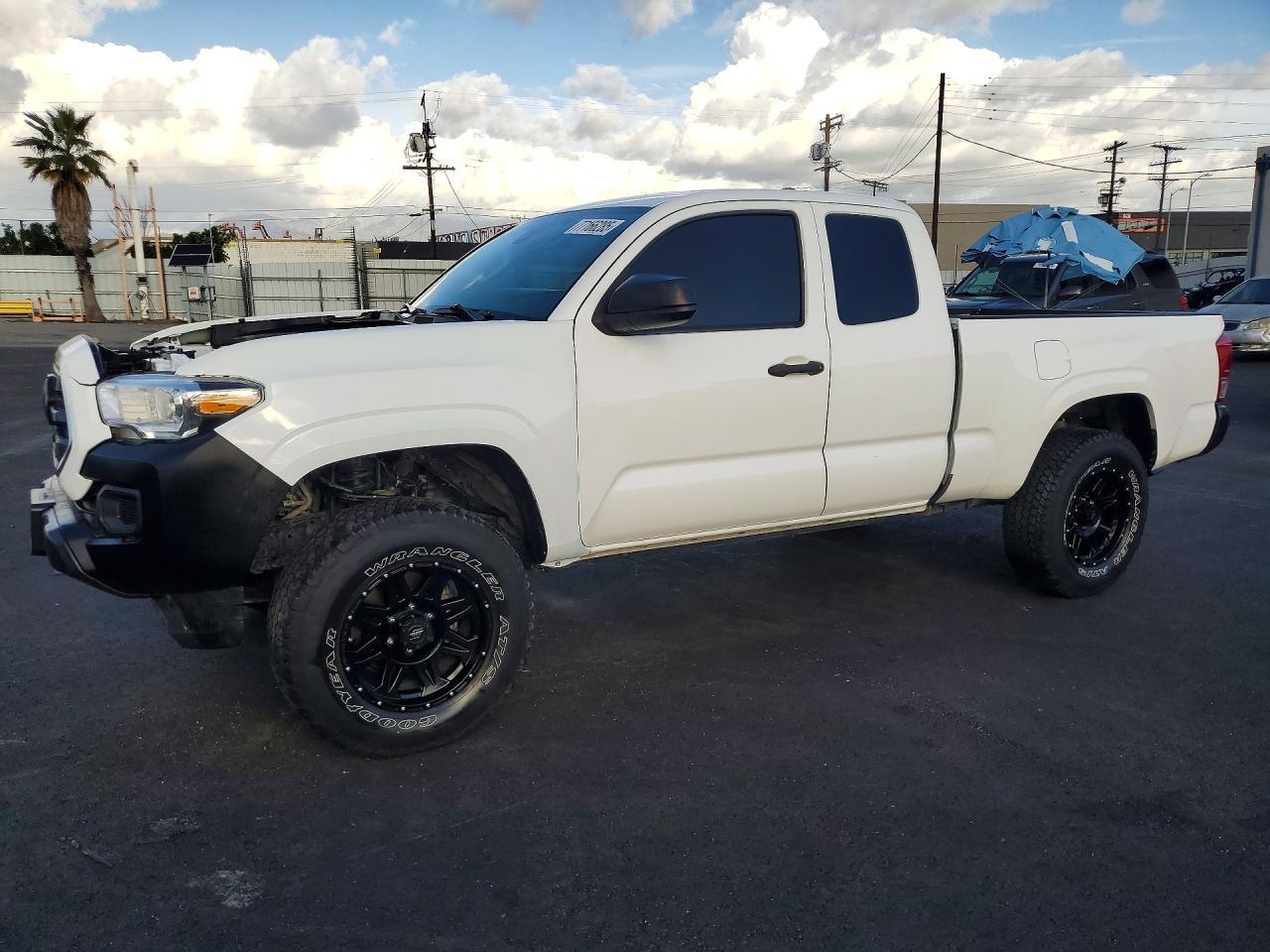 2019 TOYOTA TACOMA — фото 1