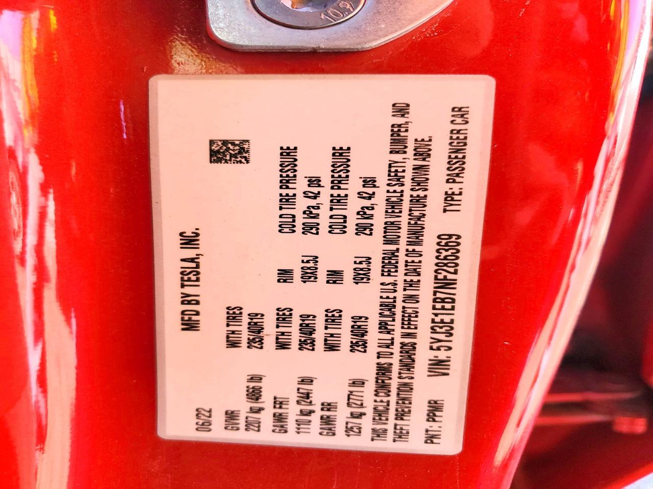 TESLA MODEL 3