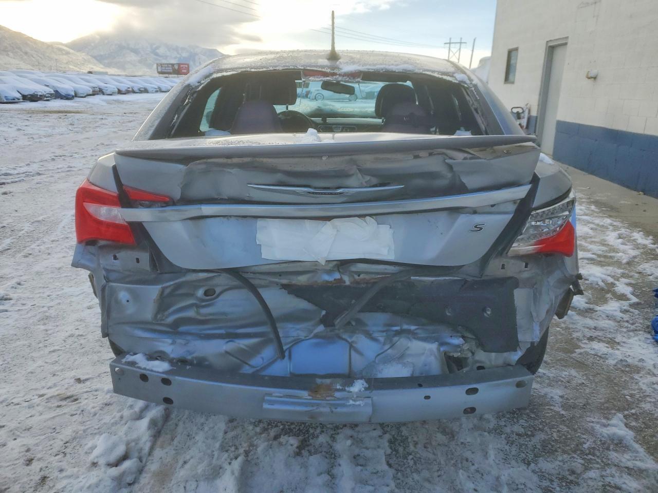 CHRYSLER 200