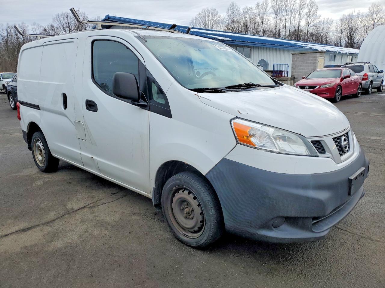 NISSAN NV200