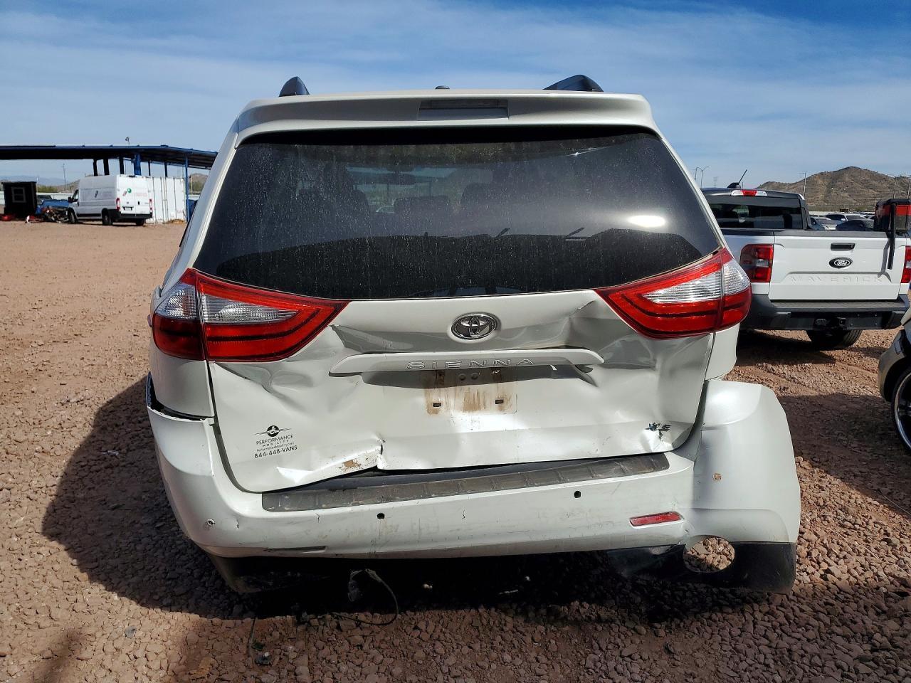 2015 TOYOTA SIENNA — фото 6