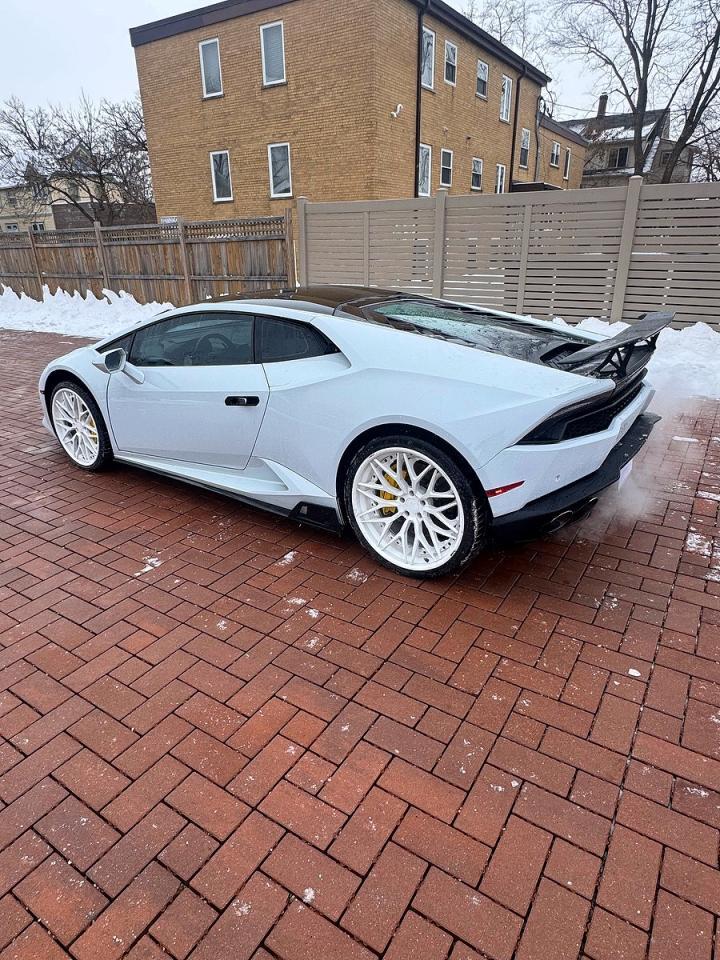 LAMBORGHINI HURACAN