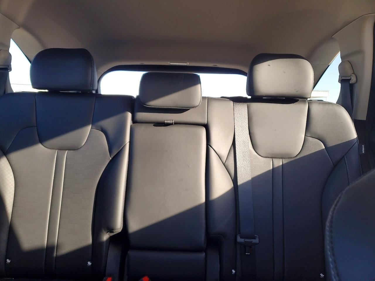 2025 KIA SORENTO — фото 10