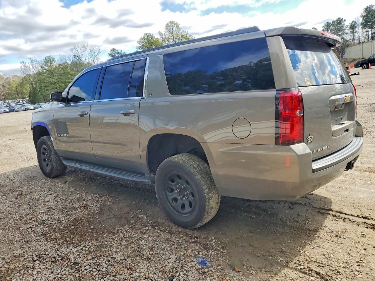 CHEVROLET SUBURBAN