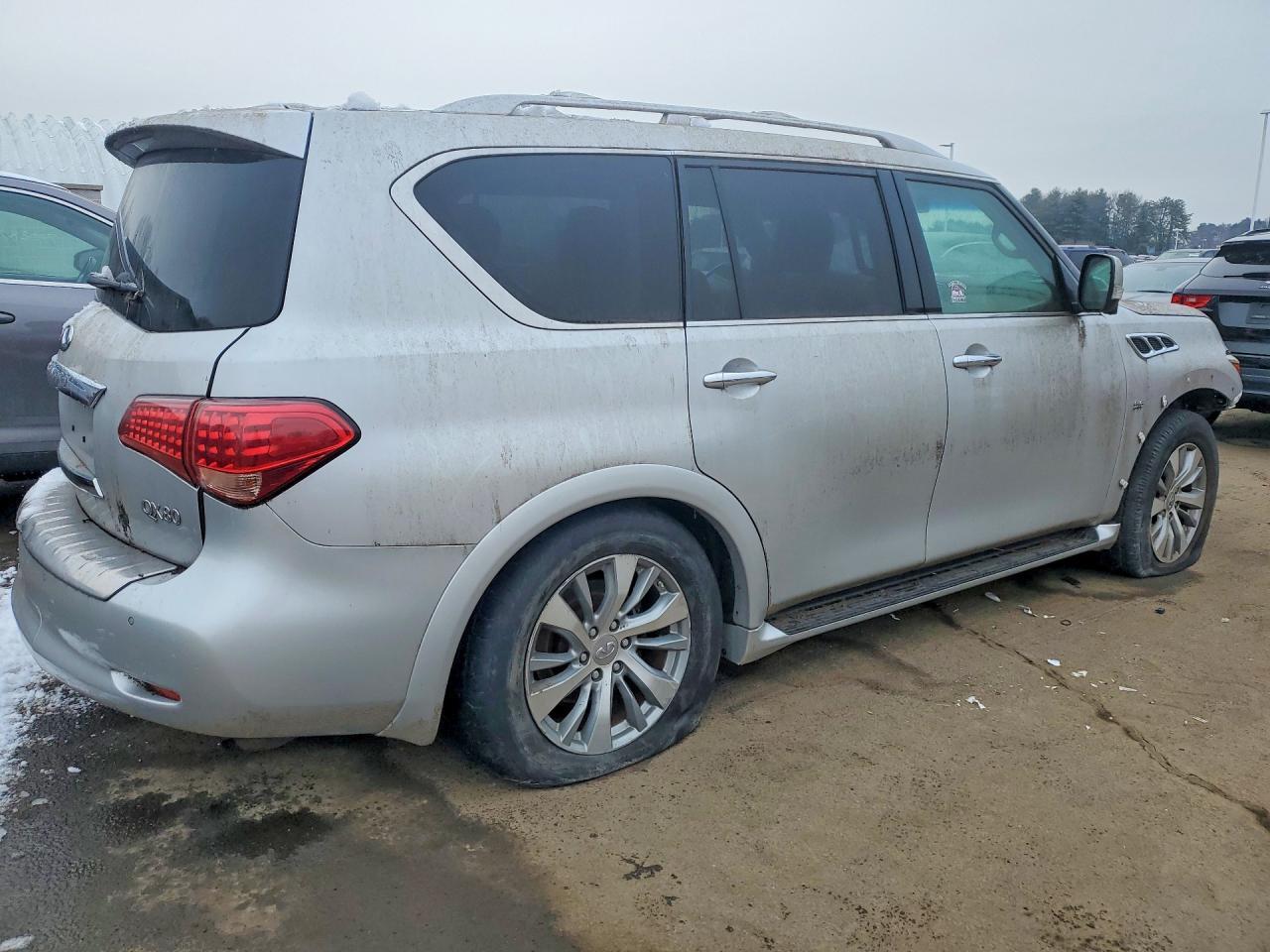 2015 INFINITI QX80 — фото 3