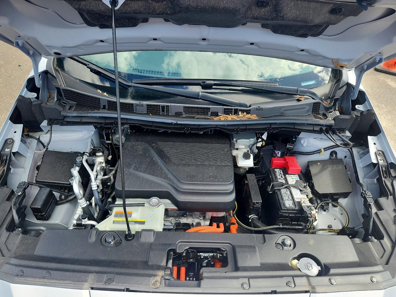 NISSAN LEAF