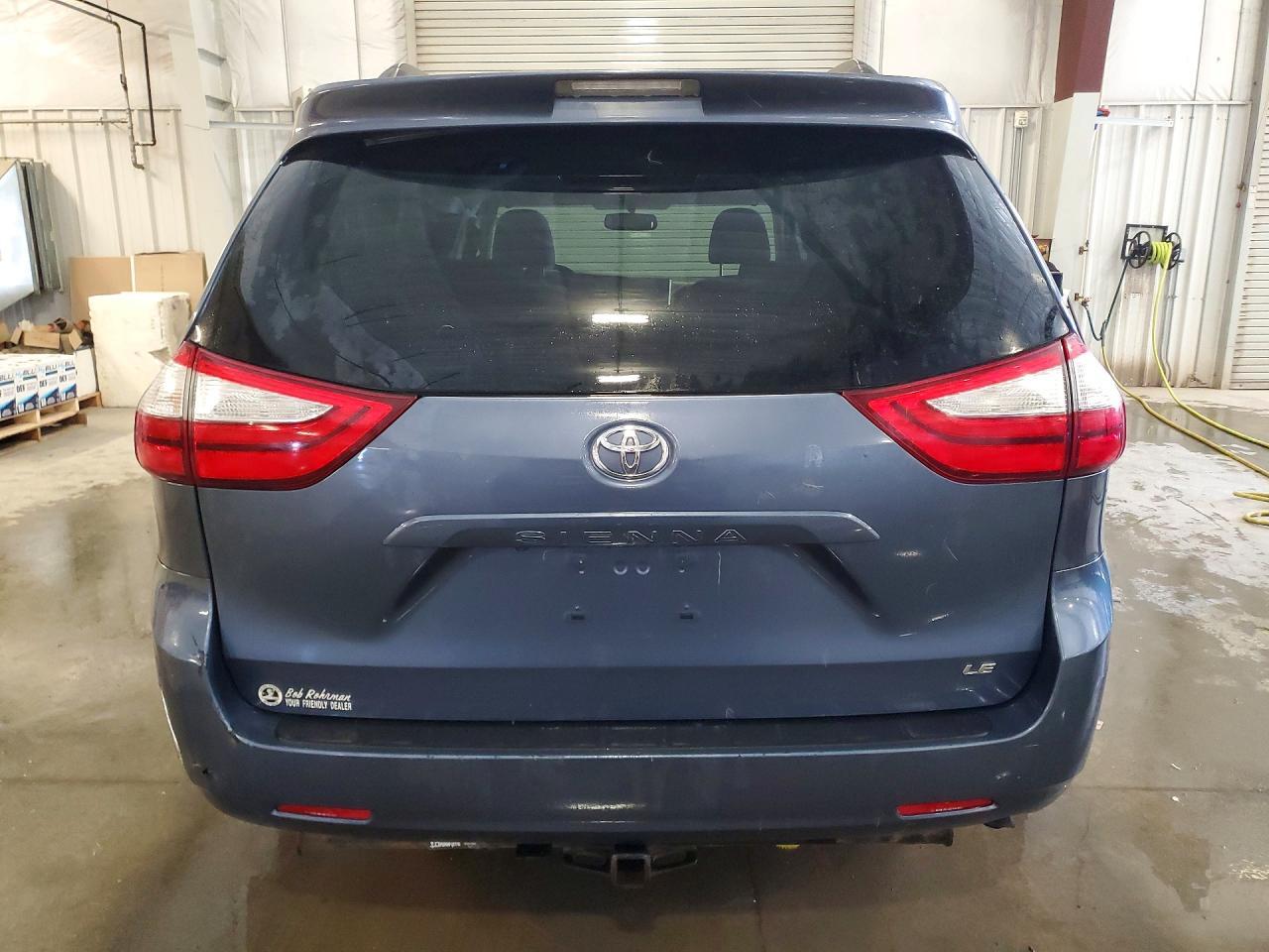 TOYOTA SIENNA