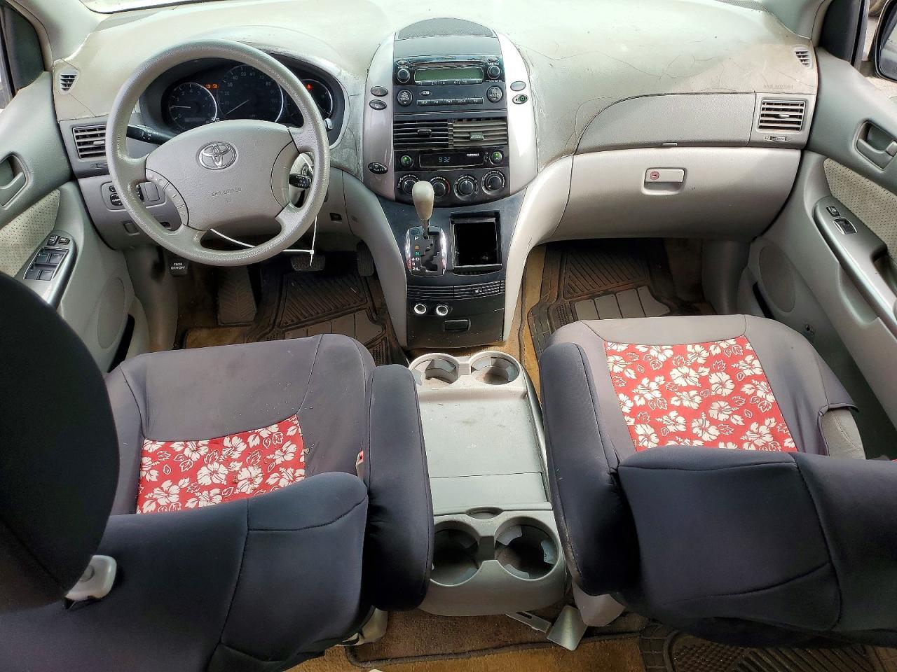 2010 TOYOTA SIENNA — фото 8