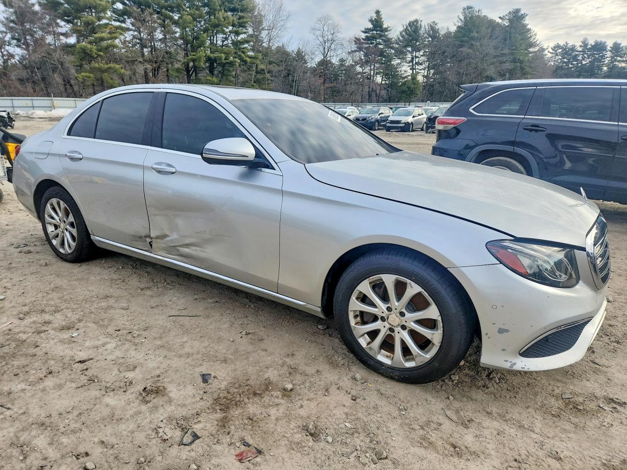 2017 MERCEDES-BENZ E-CLASS — фото 4