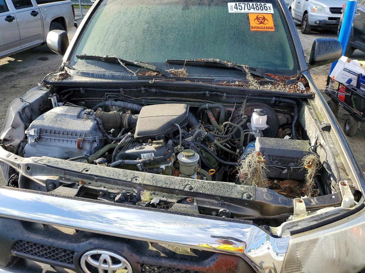 TOYOTA TACOMA