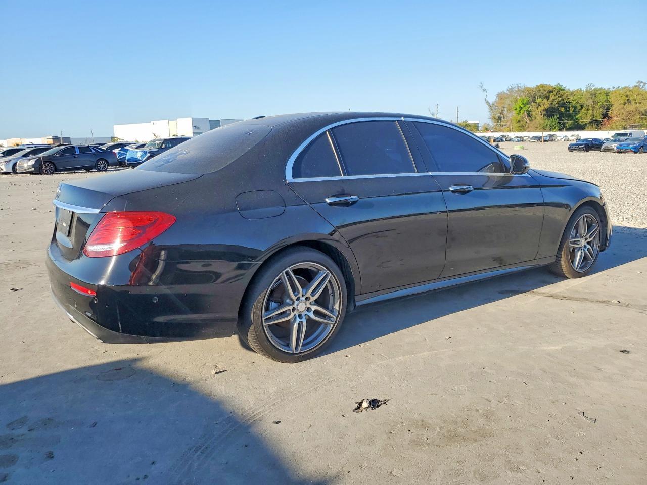 2017 MERCEDES-BENZ E-CLASS — фото 3