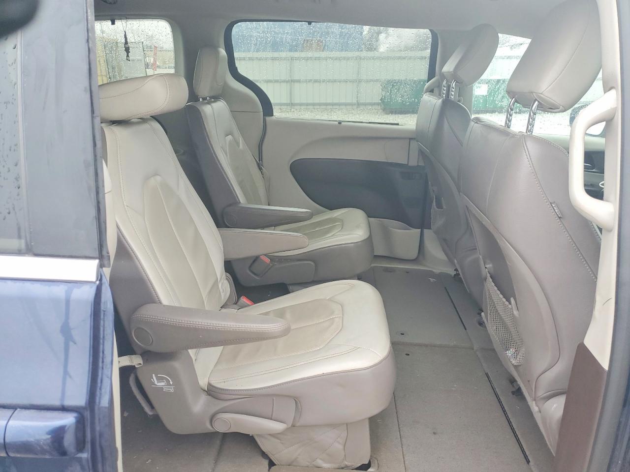 CHRYSLER PACIFICA