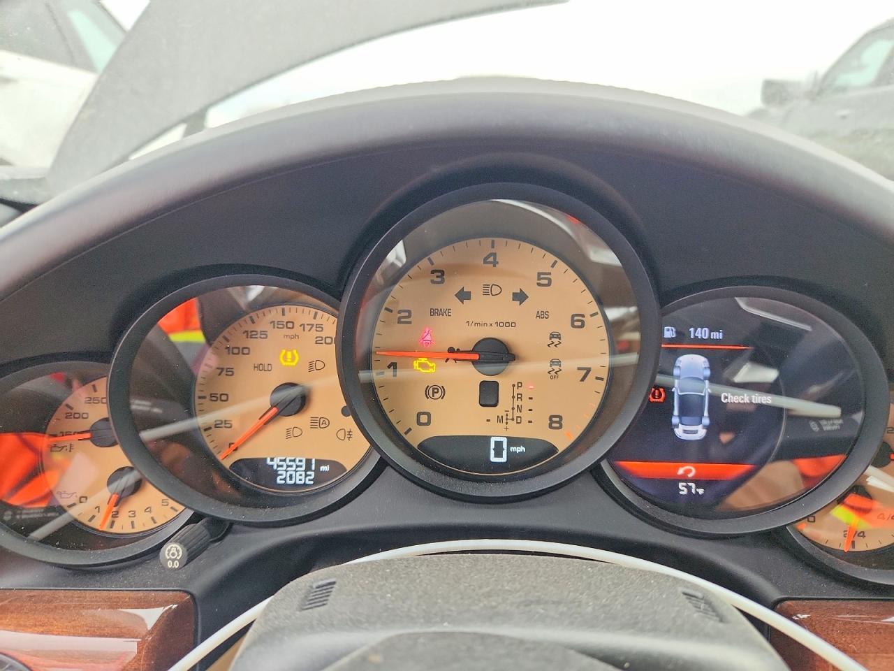 PORSCHE 911