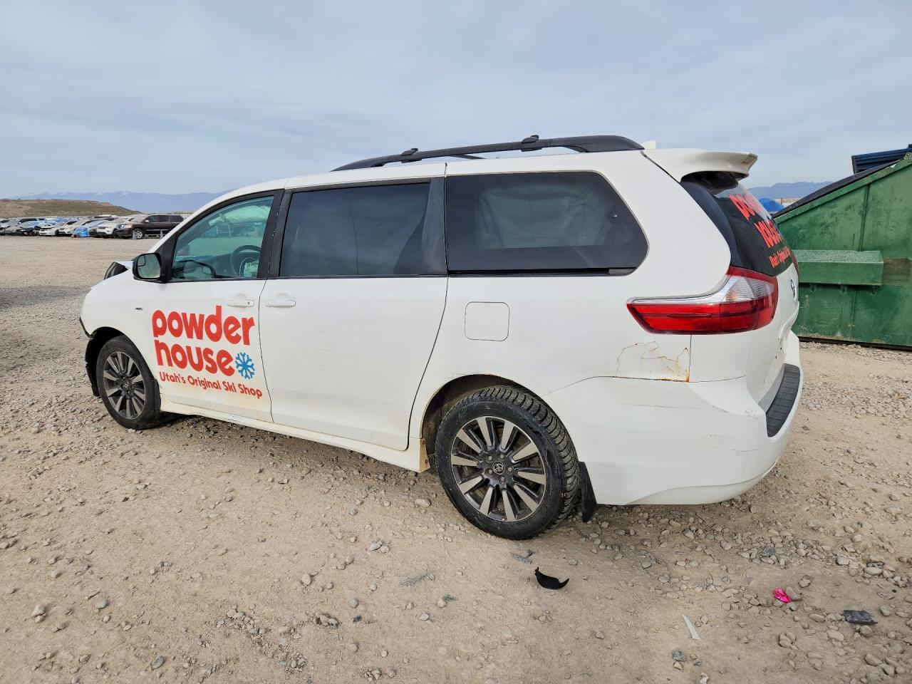 TOYOTA SIENNA