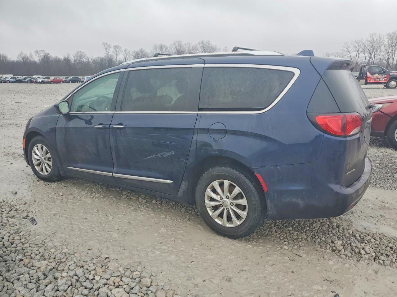 CHRYSLER PACIFICA