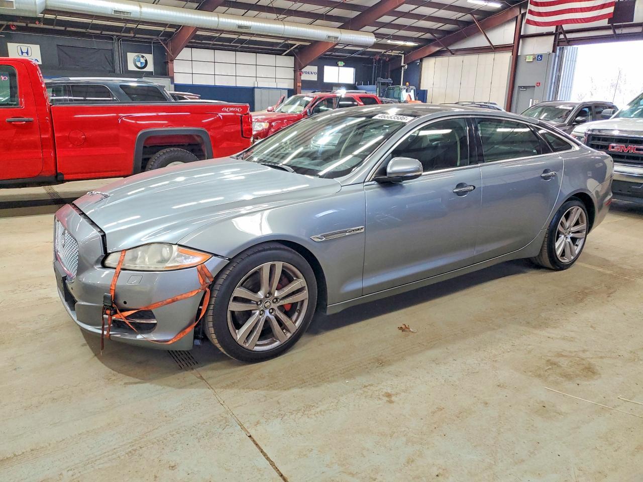 2011 JAGUAR XJ — фото 1