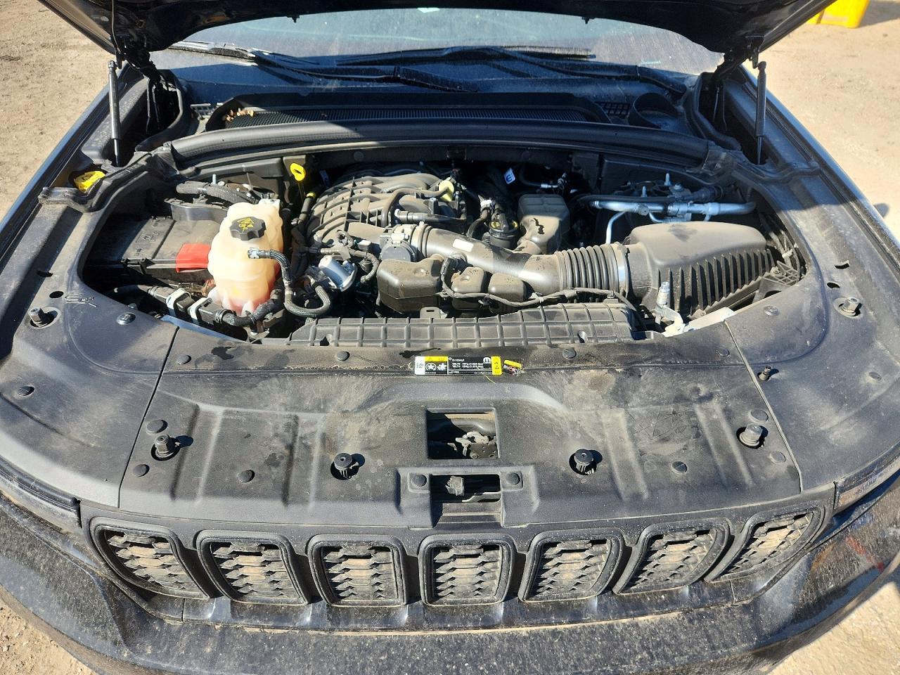 2025 JEEP GRAND CHEROKEE — фото 12