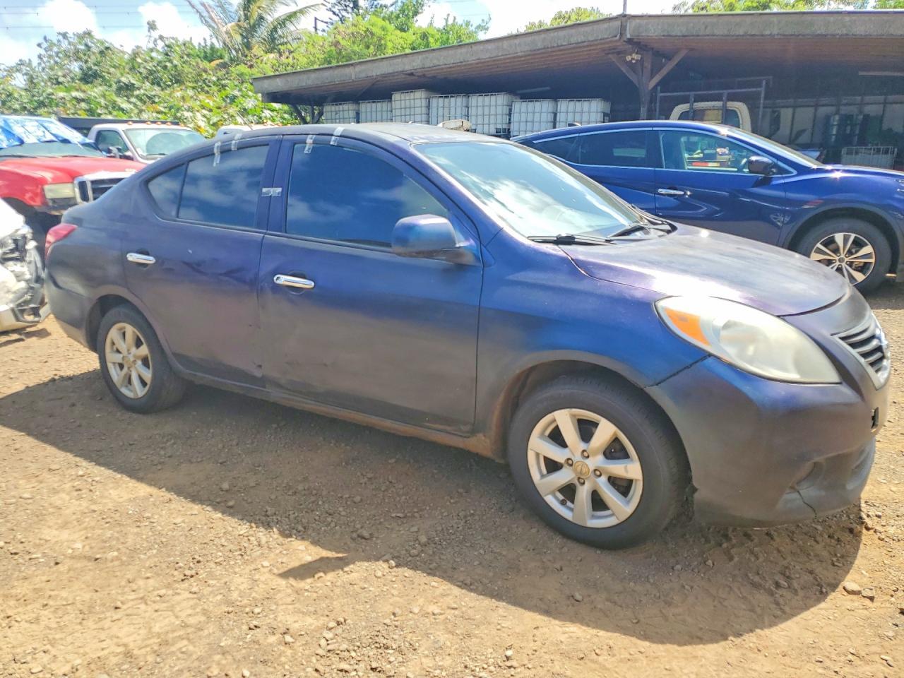 NISSAN VERSA