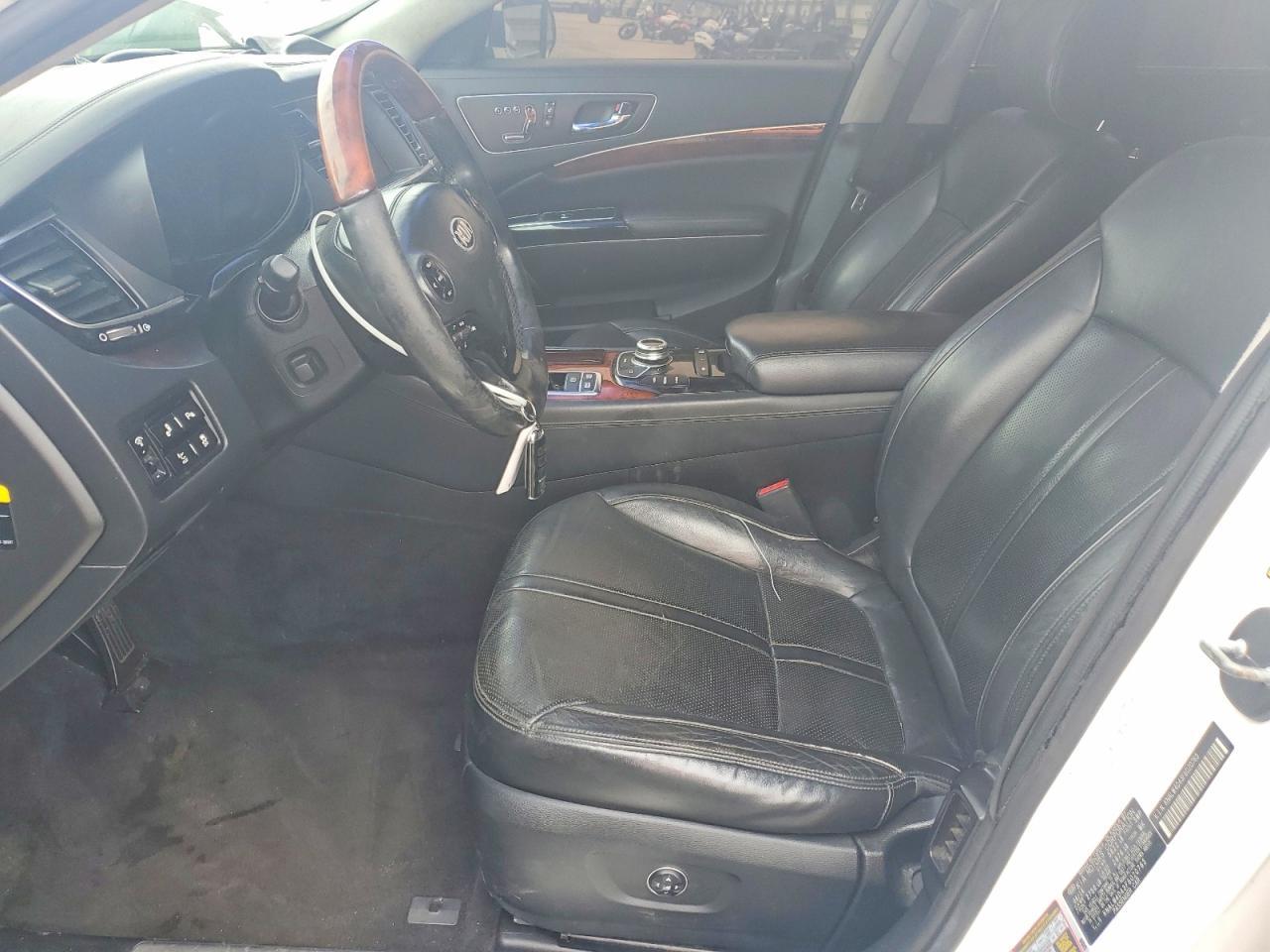 KIA K900