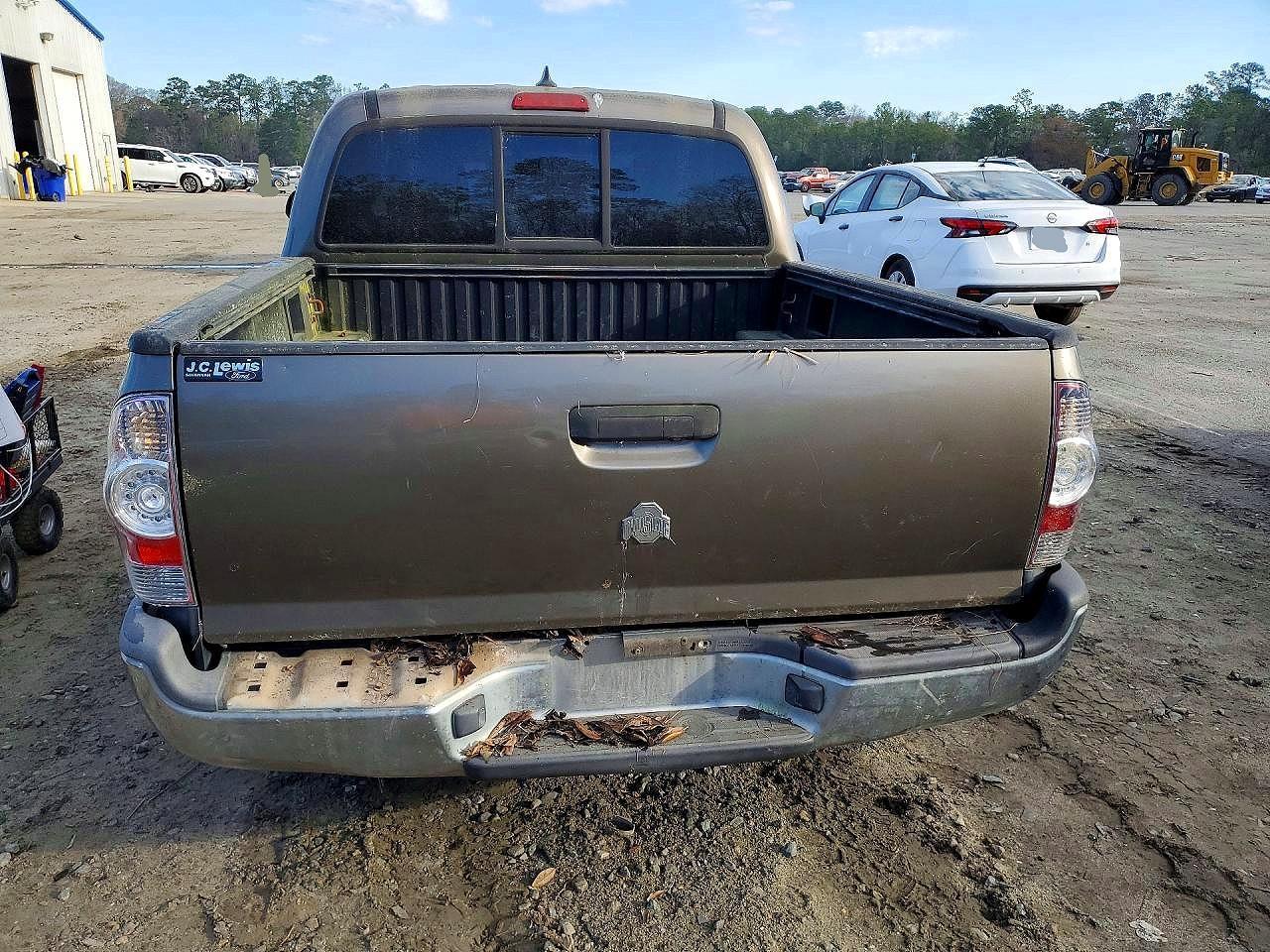 TOYOTA TACOMA