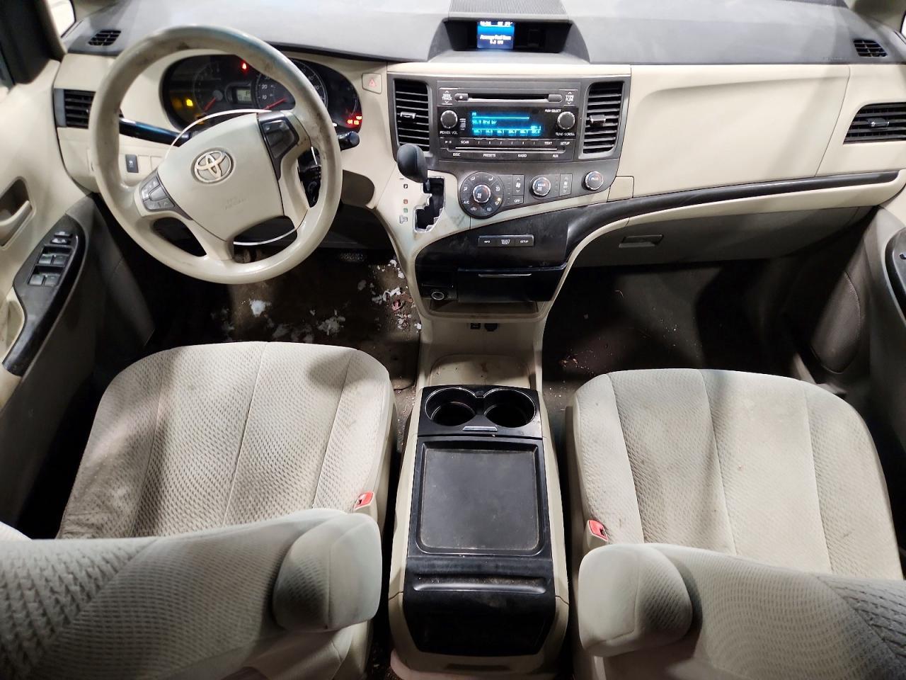2011 TOYOTA SIENNA — фото 8