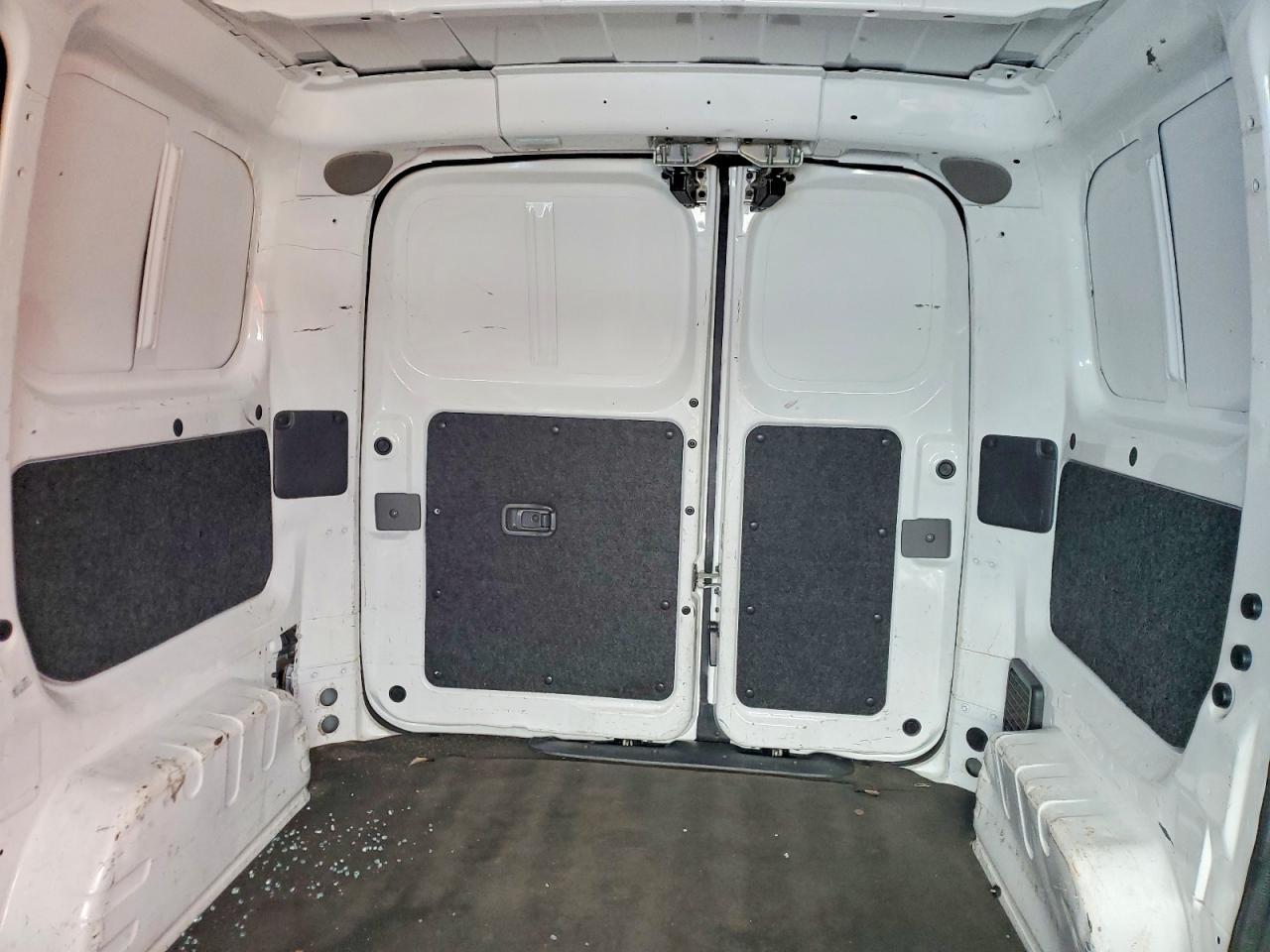 NISSAN NV200