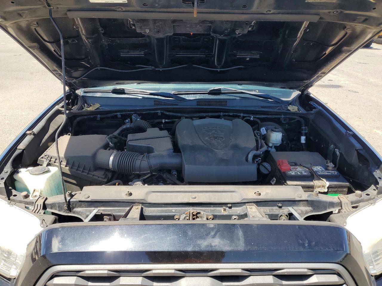 TOYOTA TACOMA