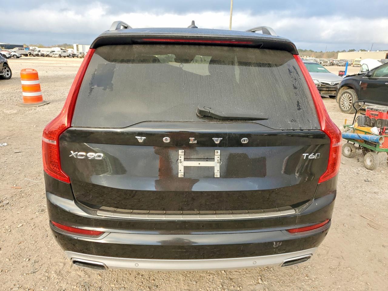 2016 VOLVO XC90 — фото 6