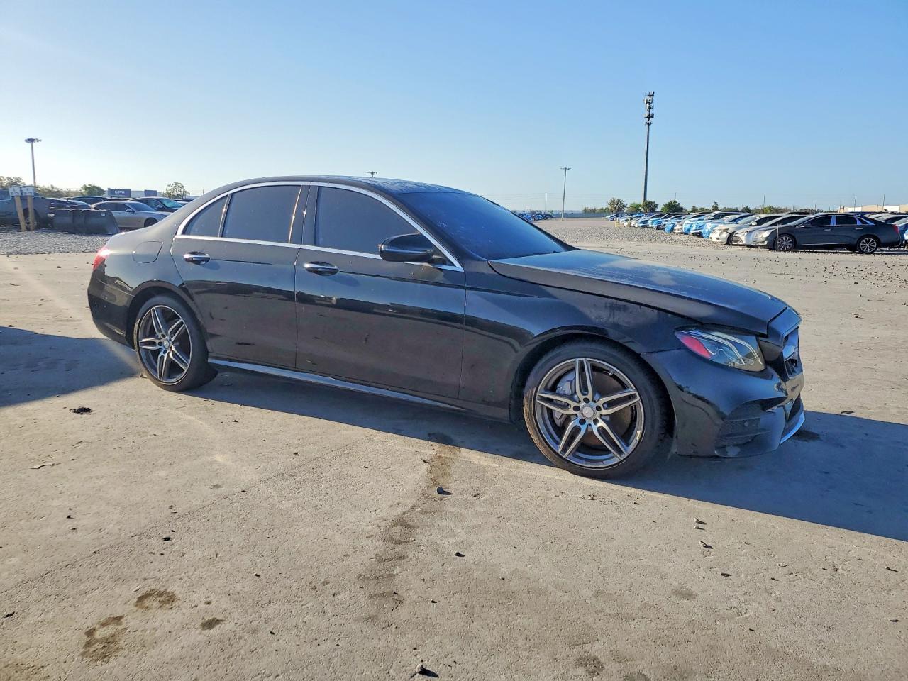 2017 MERCEDES-BENZ E-CLASS — фото 4