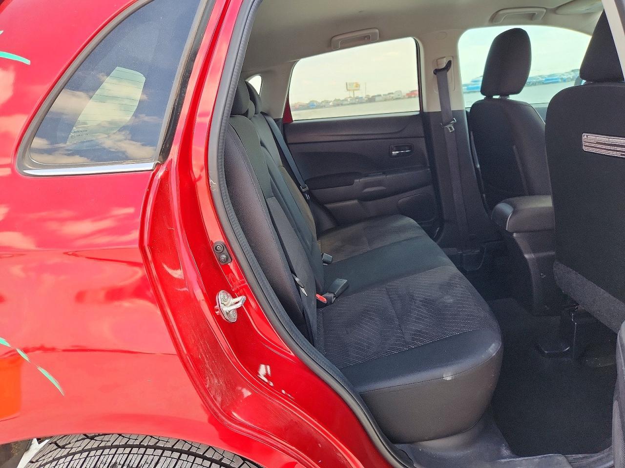 MITSUBISHI OUTLANDER SPORT