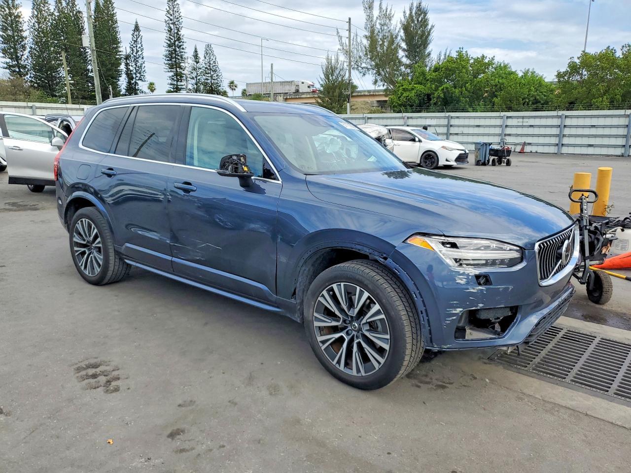 2021 VOLVO XC90 — фото 4