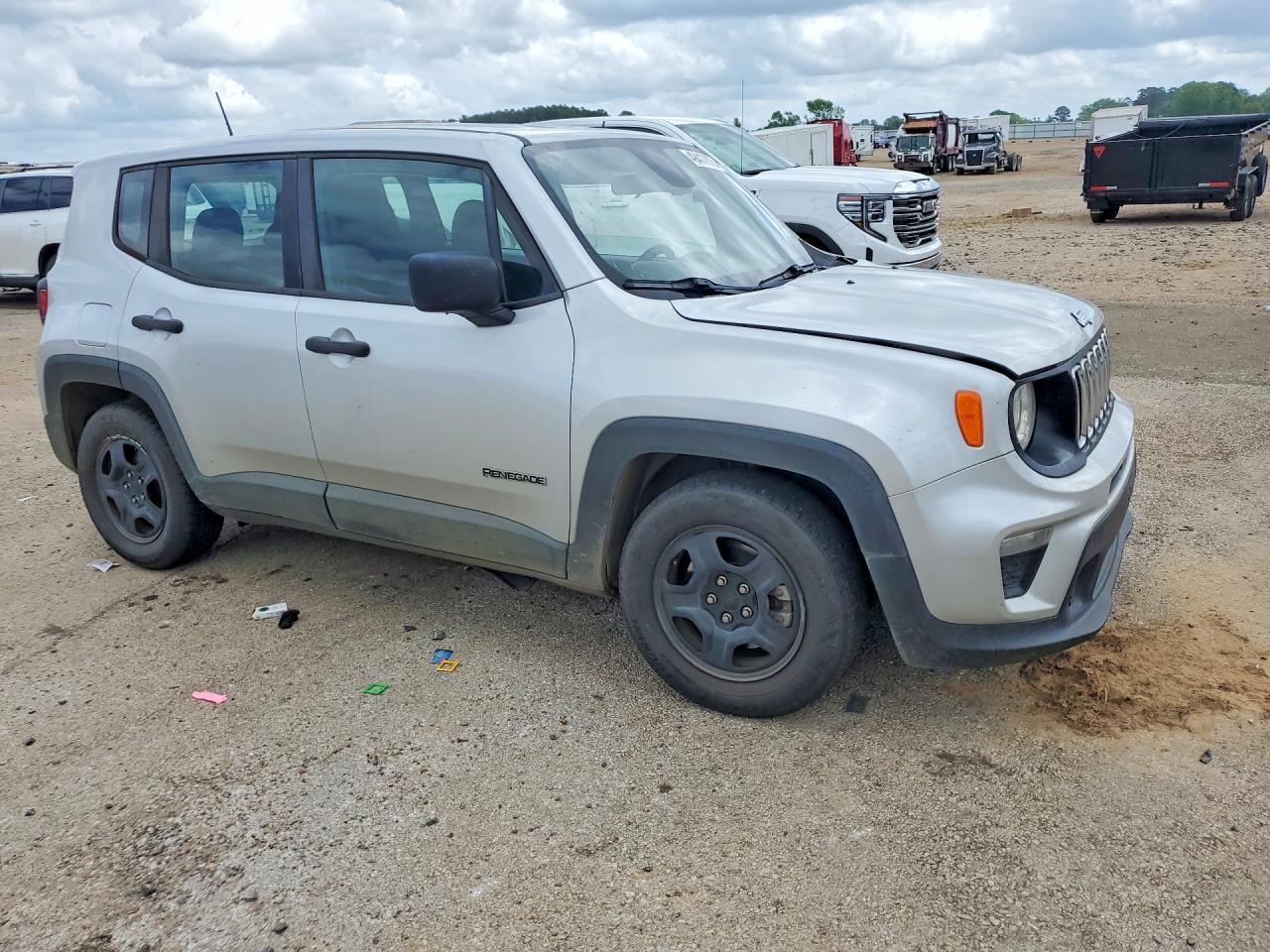 2019 JEEP RENEGADE — фото 4