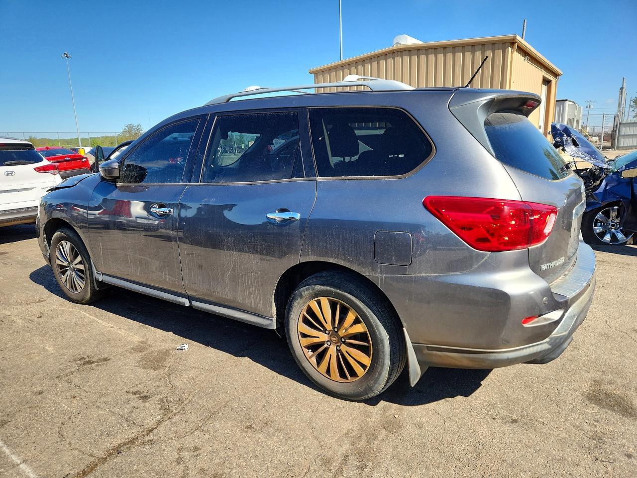 NISSAN PATHFINDER