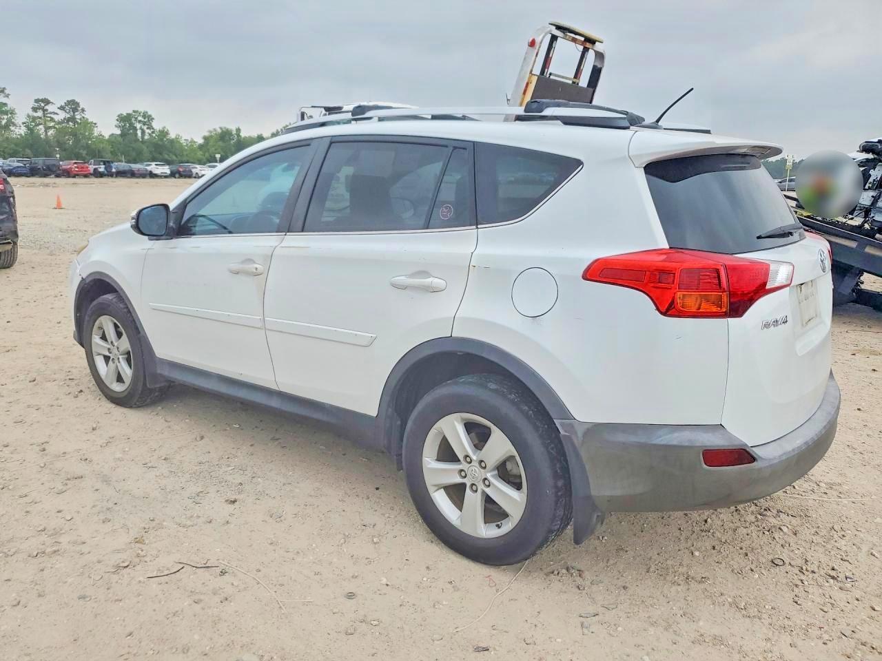 2013 TOYOTA RAV4 — фото 2