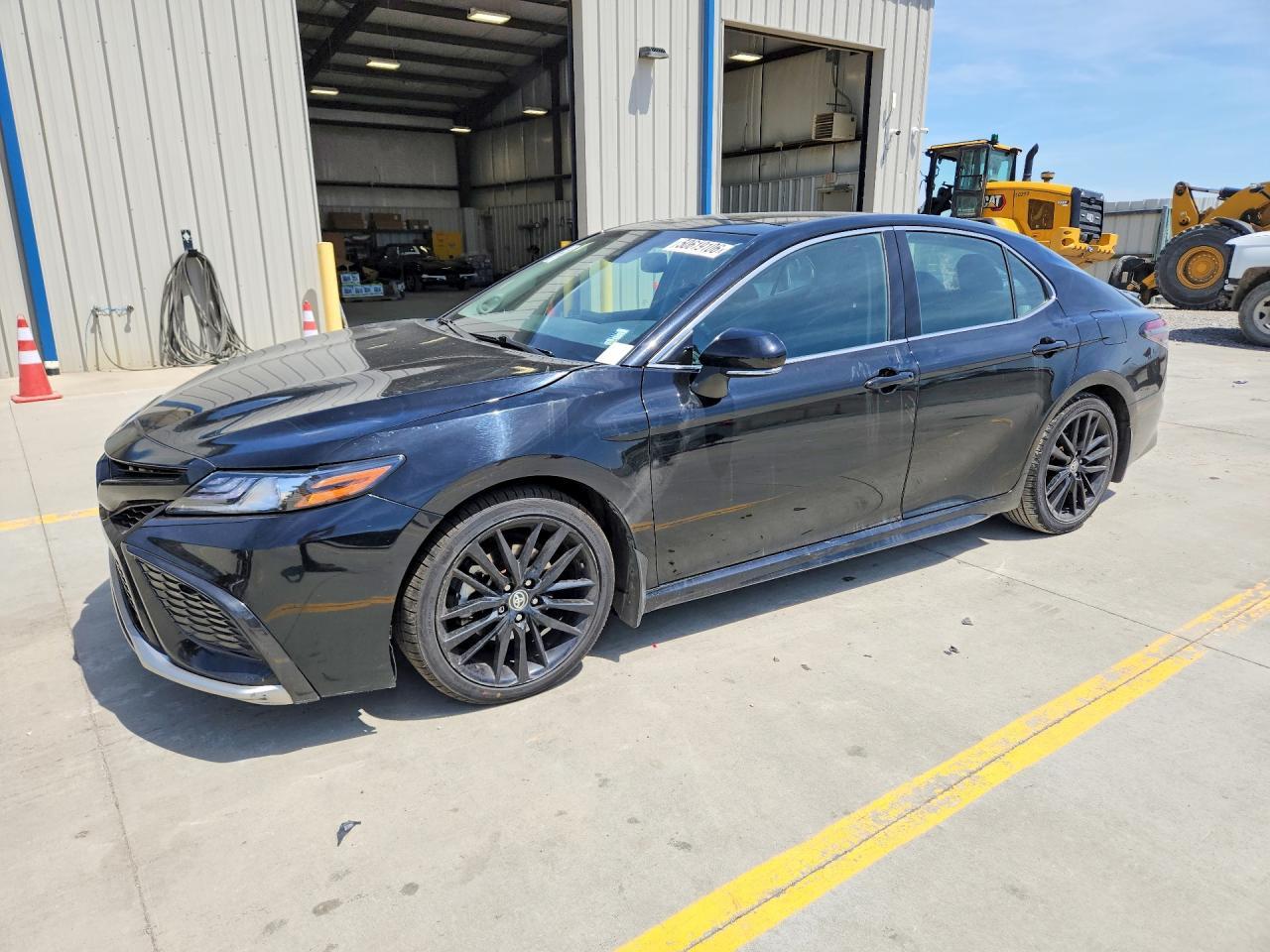TOYOTA CAMRY